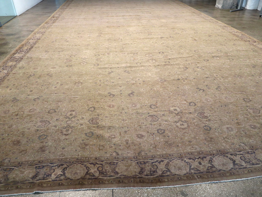 Antique Turkish Herekeh Oversize Carpet, No.13453 - Galerie Shabab