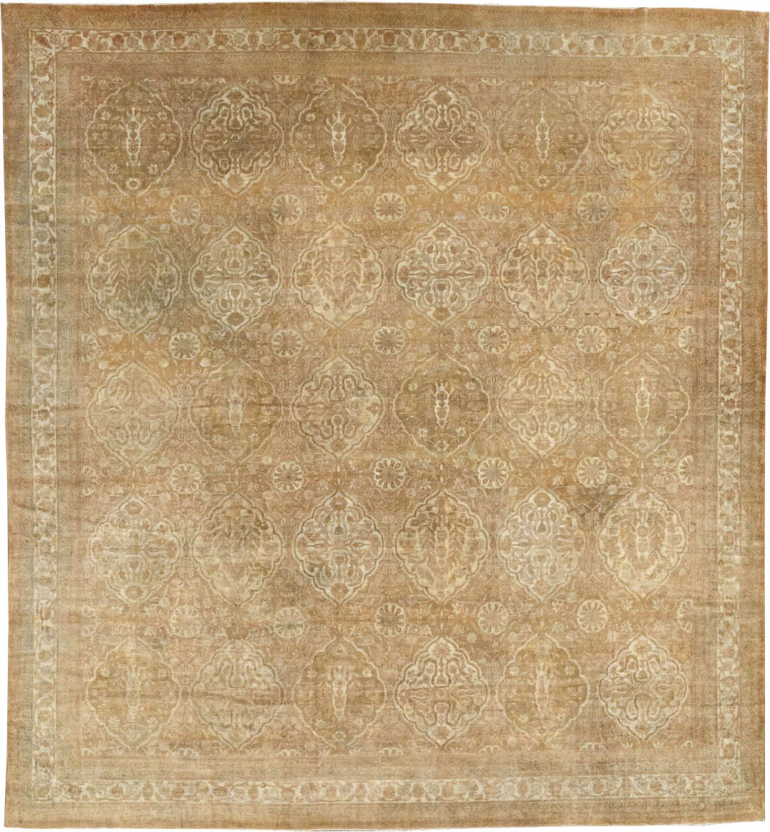 Antique Indian Agra Square Room Size Carpet, No.13455 - Galerie Shabab