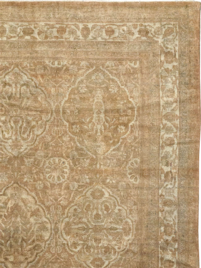 Antique Indian Agra Square Room Size Carpet, No.13455 - Galerie Shabab