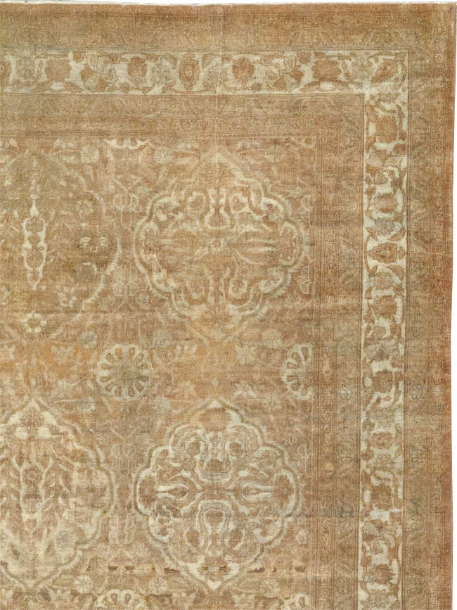 Antique Indian Agra Square Room Size Carpet, No.13455 - Galerie Shabab