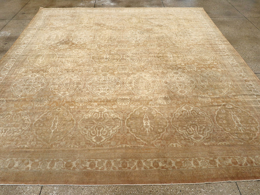 Antique Indian Agra Square Room Size Carpet, No.13455 - Galerie Shabab