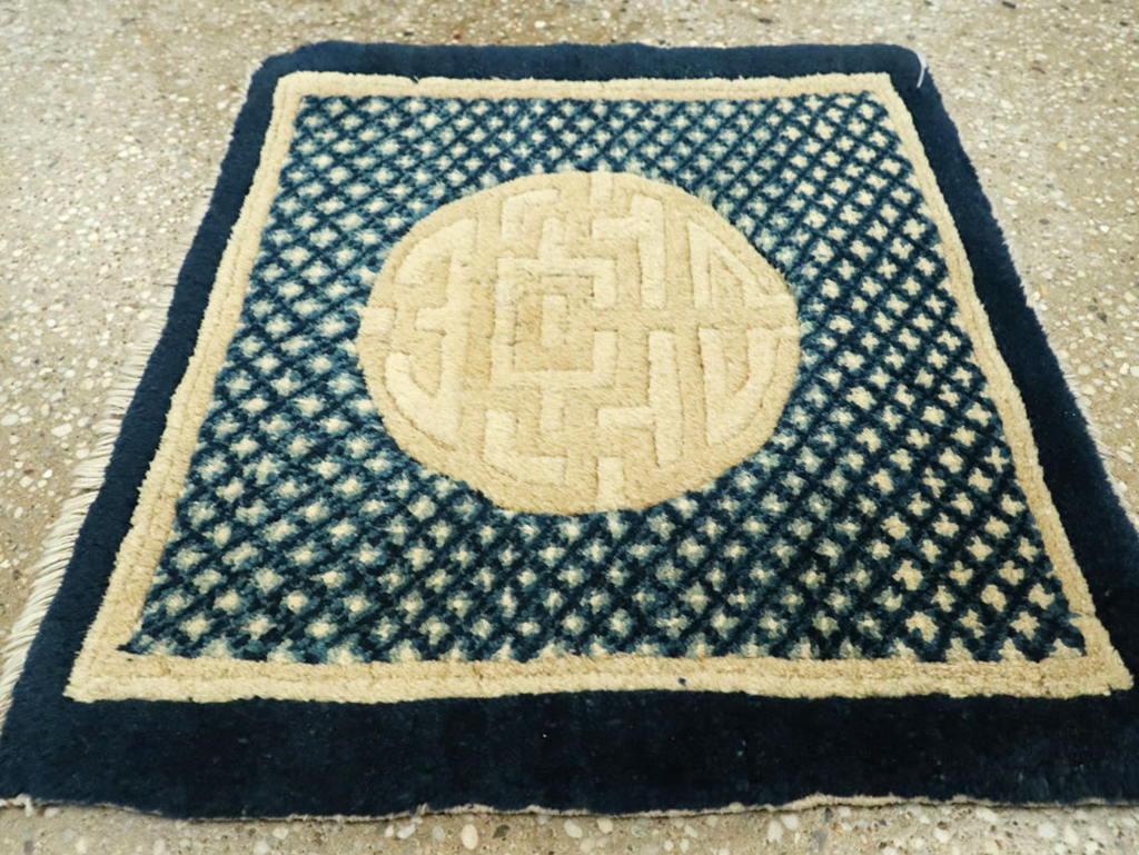Antique Chinese Peking Rug, No.13504 - Galerie Shabab