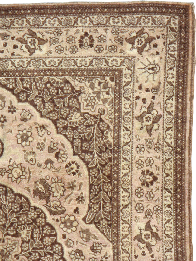 Antique Persian Tabriz Rug, No.13557 - Galerie Shabab