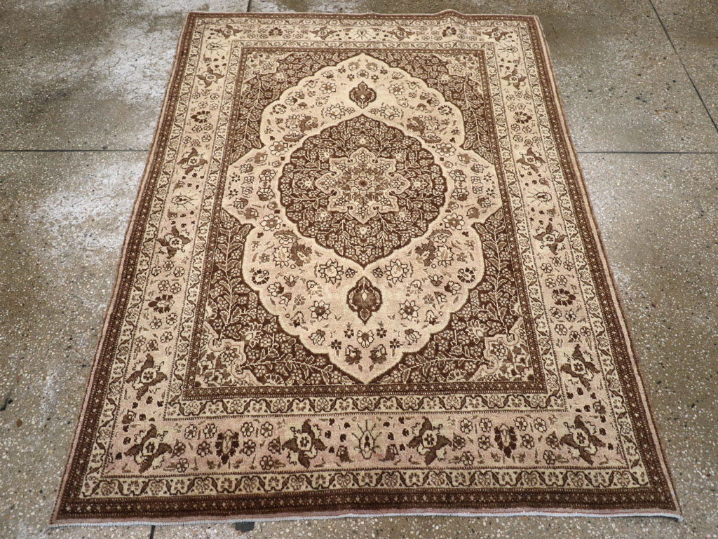 Antique Persian Tabriz Rug, No.13557 - Galerie Shabab