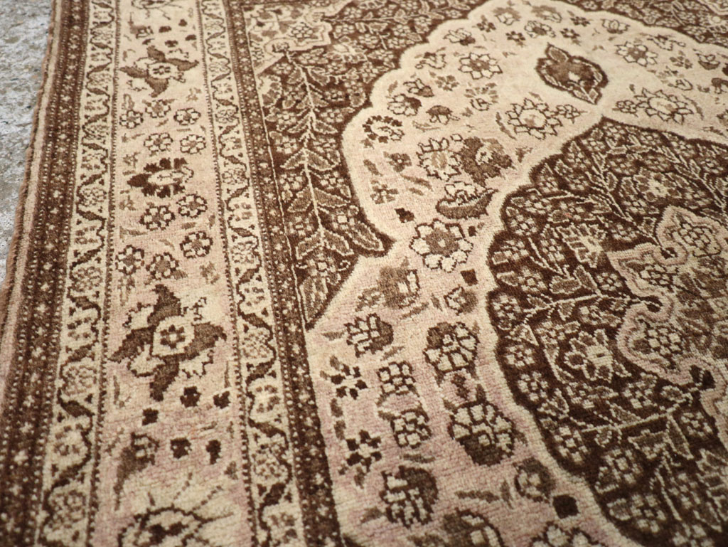 Antique Persian Tabriz Rug, No.13557 - Galerie Shabab