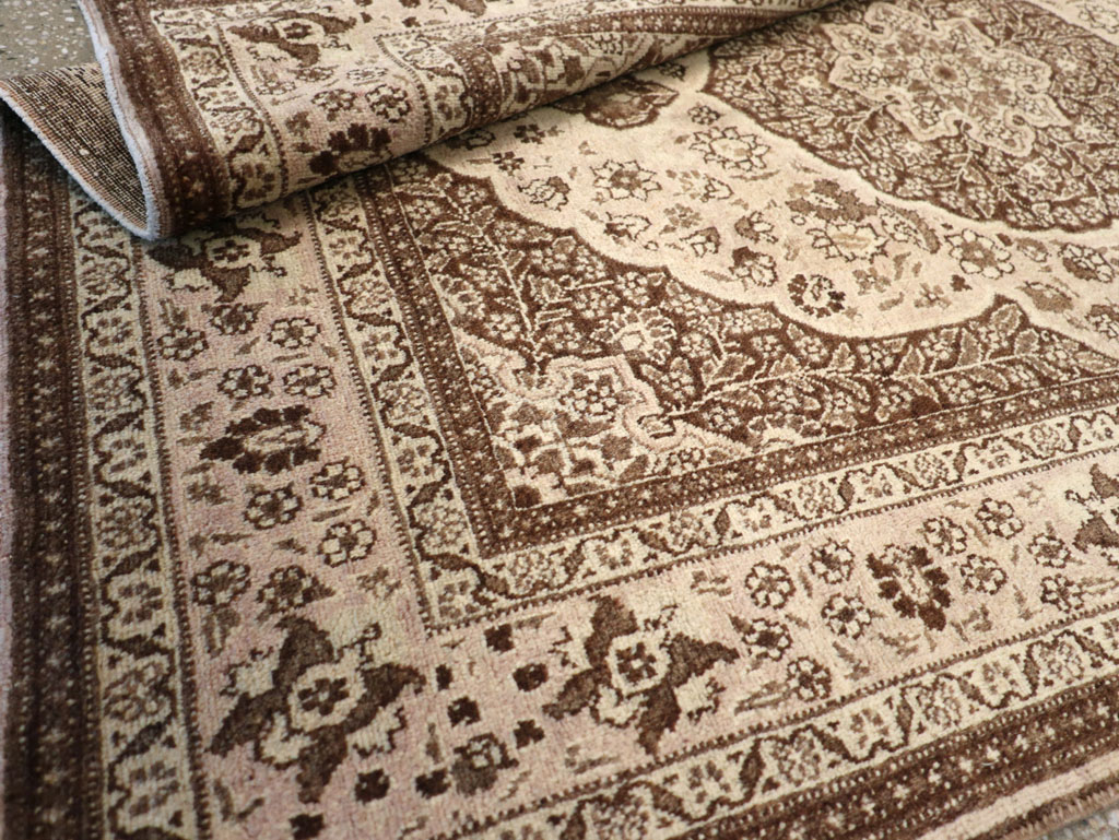 Antique Persian Tabriz Rug, No.13557 - Galerie Shabab