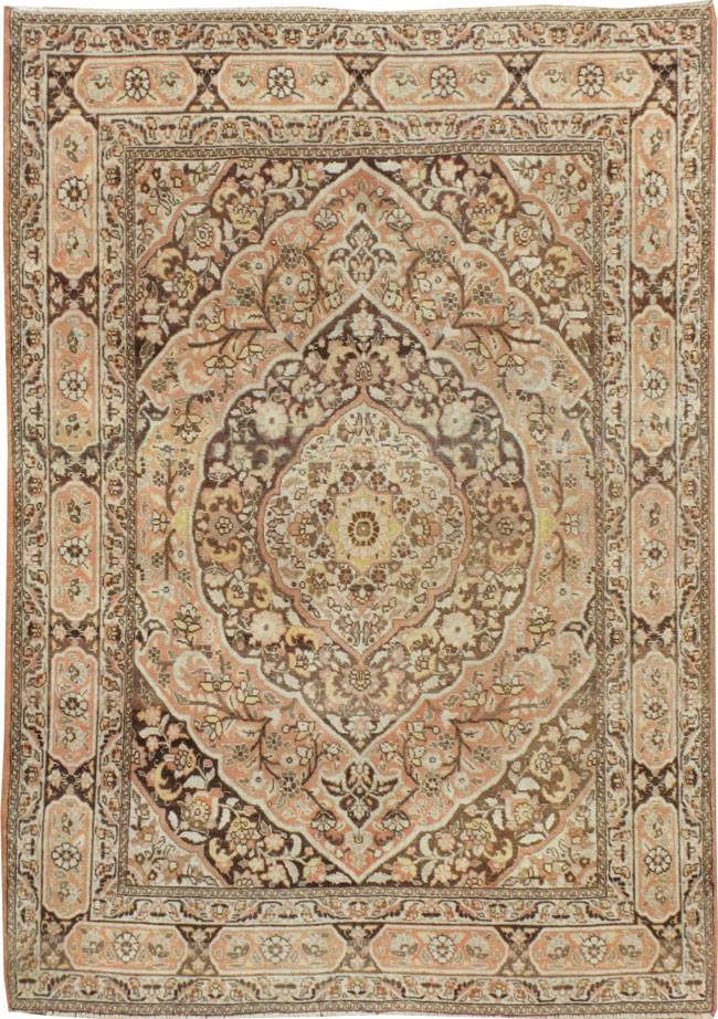 A Tabriz Rug, No.13566 - Galerie Shabab