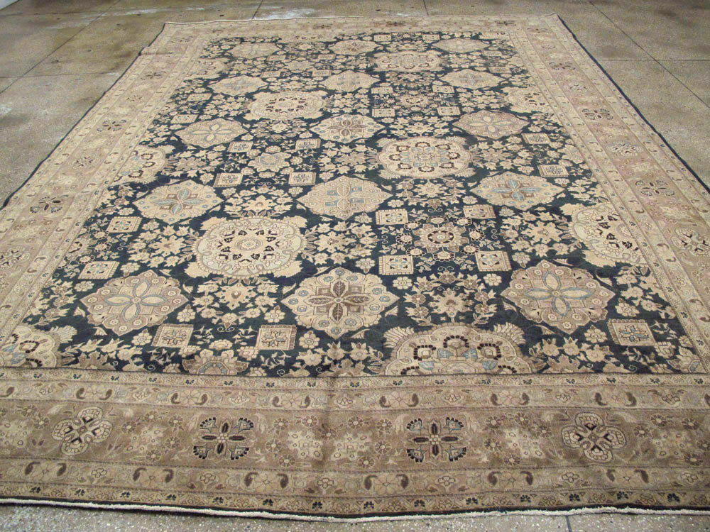 Antique Persian Tabriz Carpet, No.13641 - Galerie Shabab