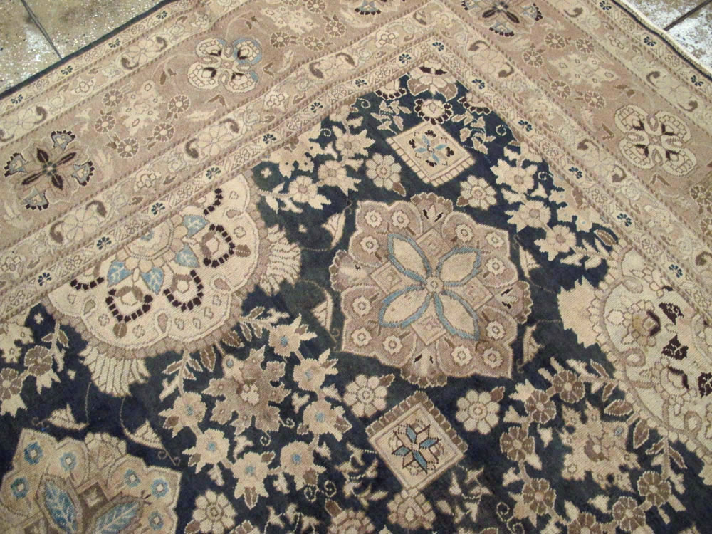 Antique Persian Tabriz Carpet, No.13641 - Galerie Shabab