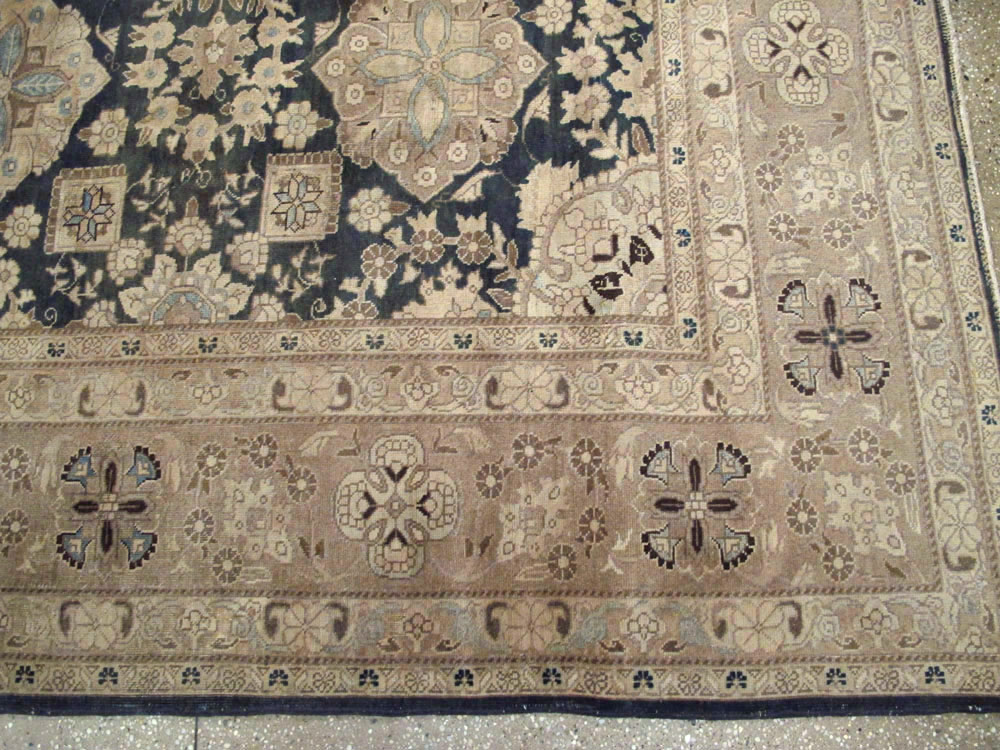 Antique Persian Tabriz Carpet, No.13641 - Galerie Shabab