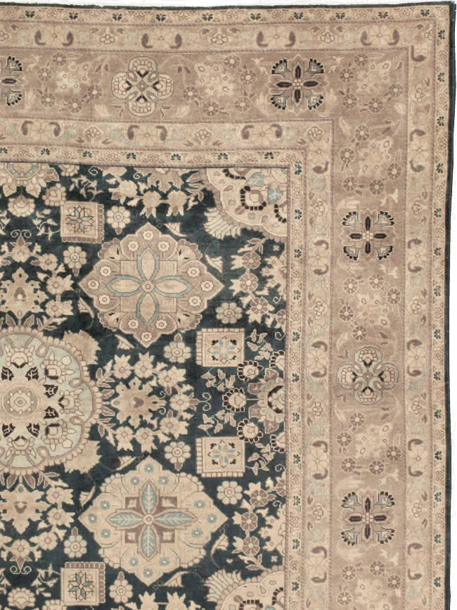 Antique Persian Tabriz Carpet, No.13641 - Galerie Shabab