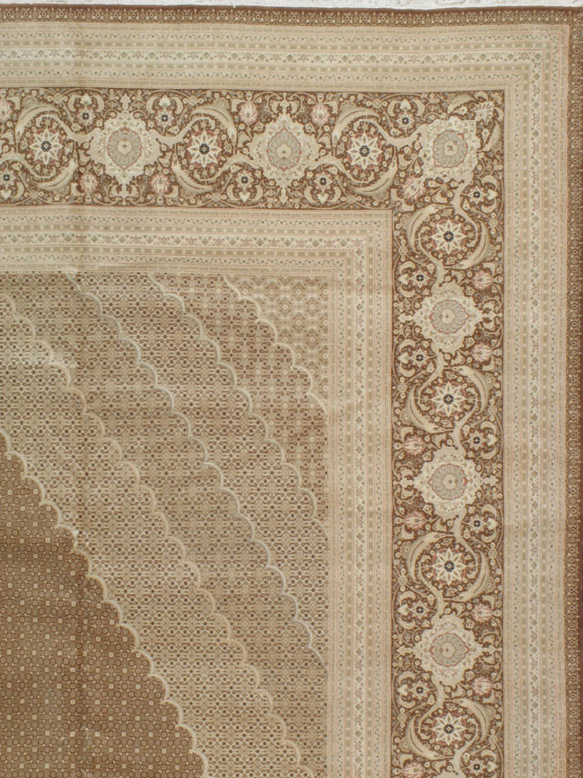 A Tabriz Carpet, No.13644 - Galerie Shabab