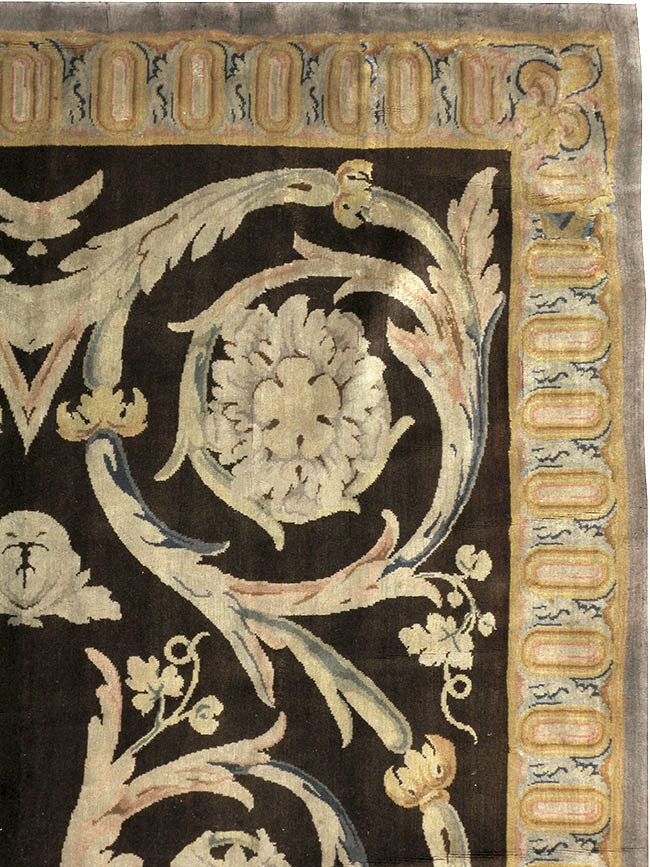 Antique French Savonnerie Carpet, No.13648 - Galerie Shabab