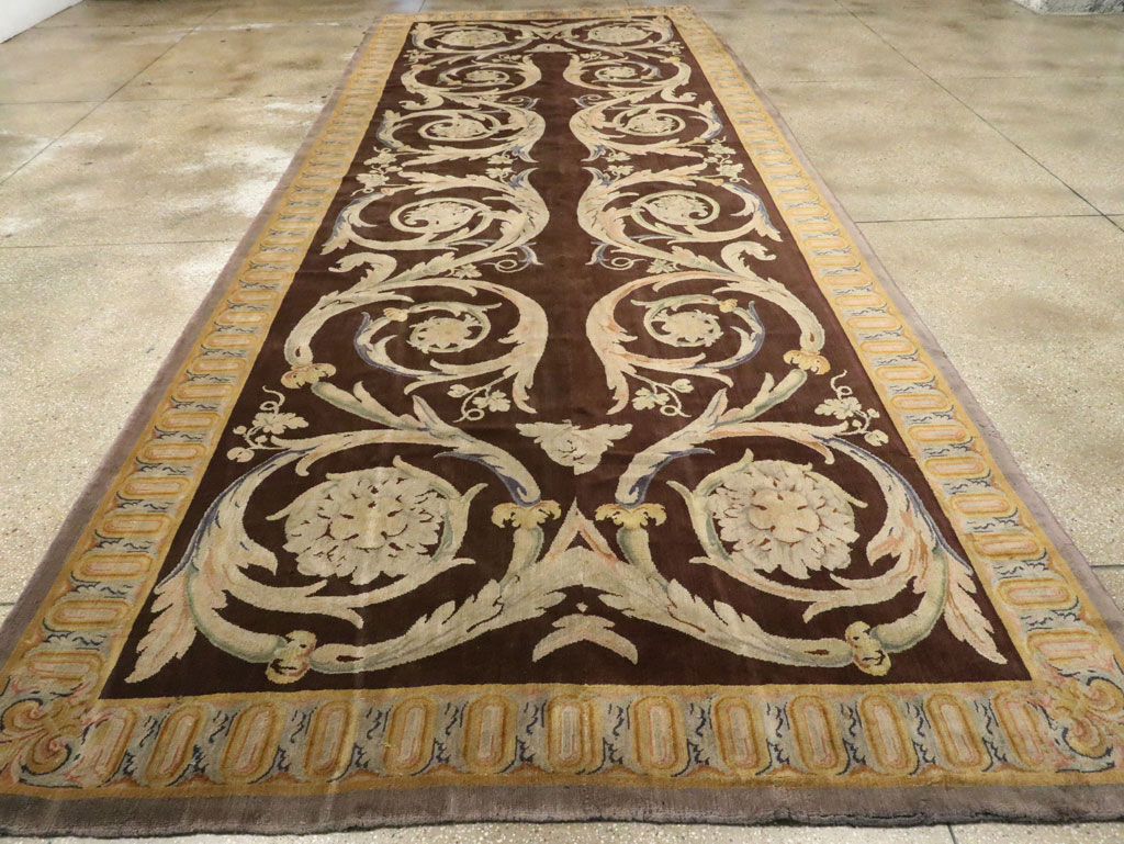 Antique French Savonnerie Carpet, No.13648 - Galerie Shabab
