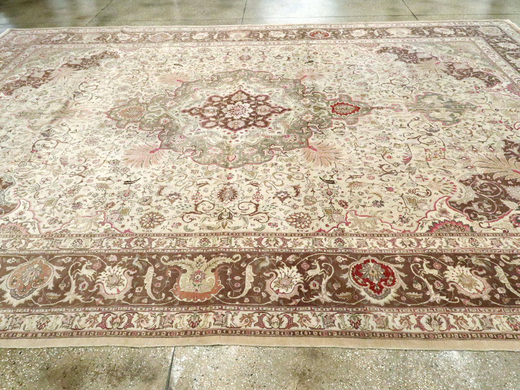 Antique Persian Tabriz Carpet, No.13660 - Galerie Shabab