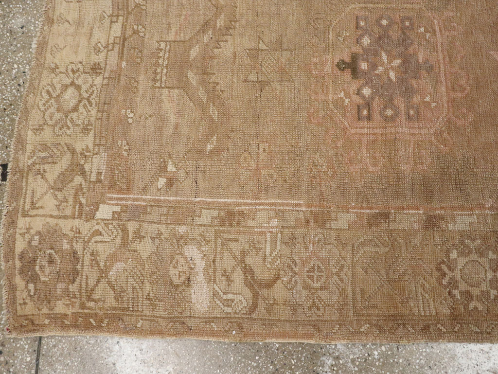 An Oushak Runner, No.13773 - Galerie Shabab