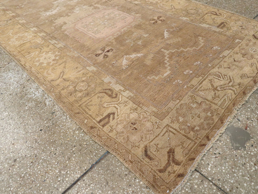 An Oushak Runner, No.13773 - Galerie Shabab
