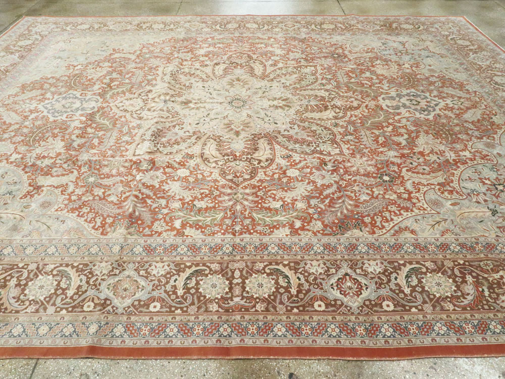 Vintage Persian Tabirz Carpet, No.13815 - Galerie Shabab