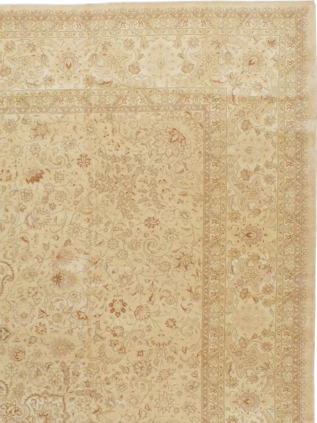 Antique Persian Tabriz Carpet, No.13817 - Galerie Shabab