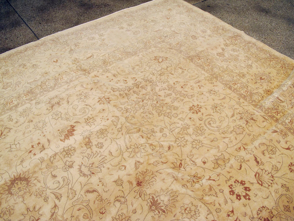 Antique Persian Tabriz Carpet, No.13817 - Galerie Shabab