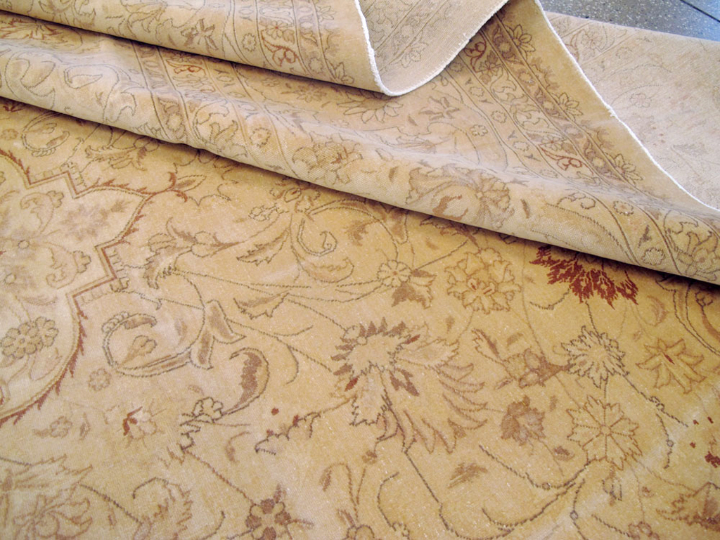 Antique Persian Tabriz Carpet, No.13817 - Galerie Shabab