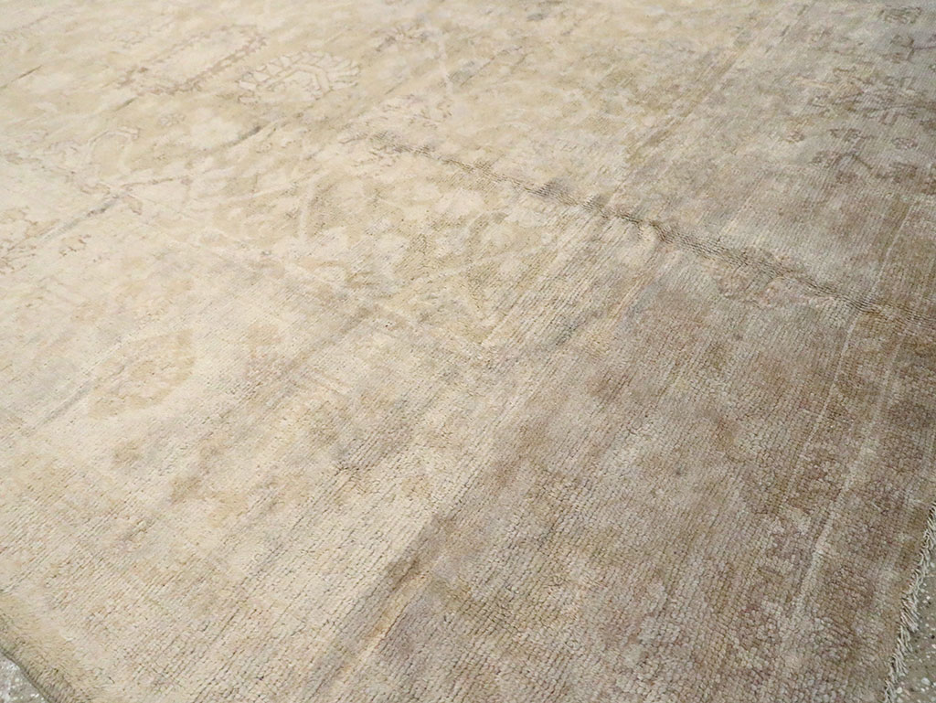 Vintage Turkish Oushak Carpet, No.13835 - Galerie Shabab