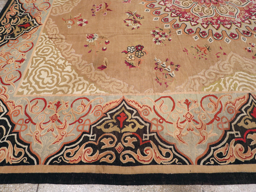 Antique French Aubusson Carpet, No.13841 - Galerie Shabab