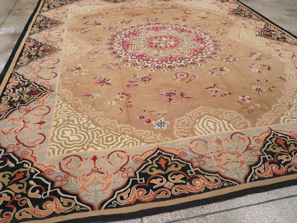 Antique French Aubusson Carpet, No.13841 - Galerie Shabab