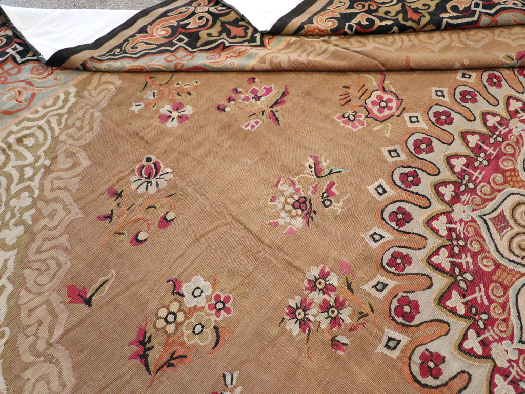 Antique French Aubusson Carpet, No.13841 - Galerie Shabab