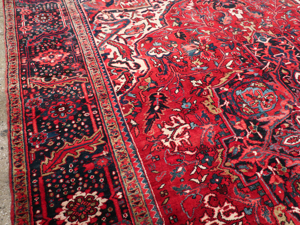 Vintage Persian Heriz Room Size Carpet, No.13870 - Galerie Shabab