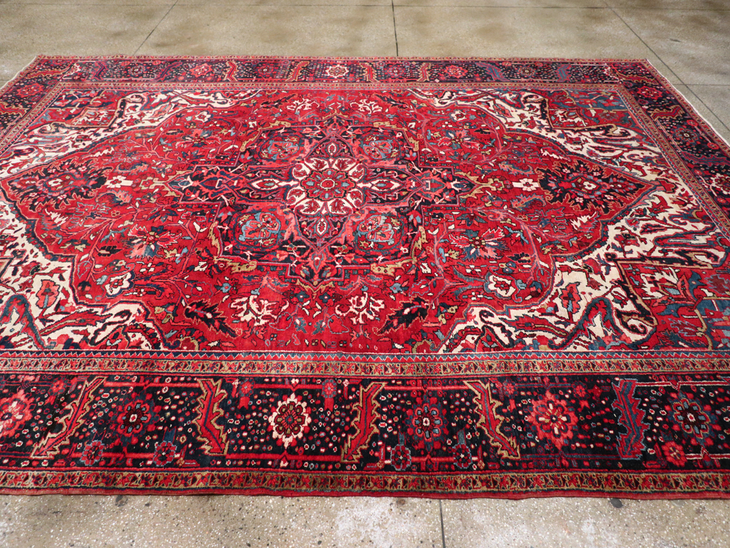 Vintage Persian Heriz Room Size Carpet, No.13870 - Galerie Shabab