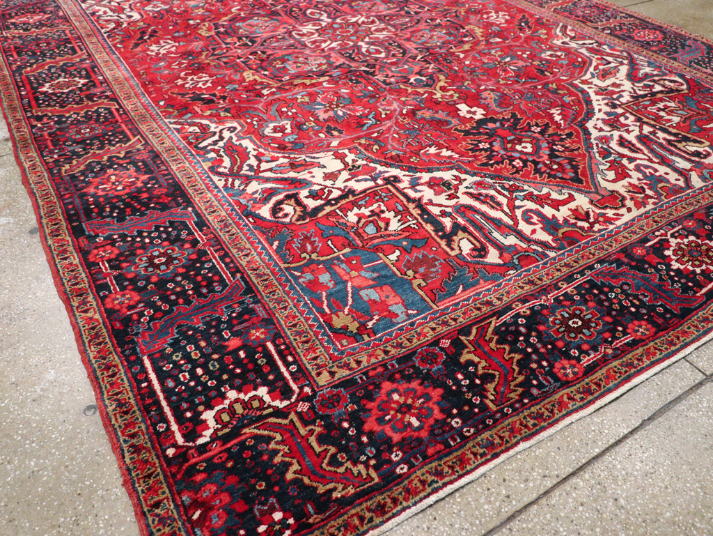 Vintage Persian Heriz Room Size Carpet, No.13870 - Galerie Shabab