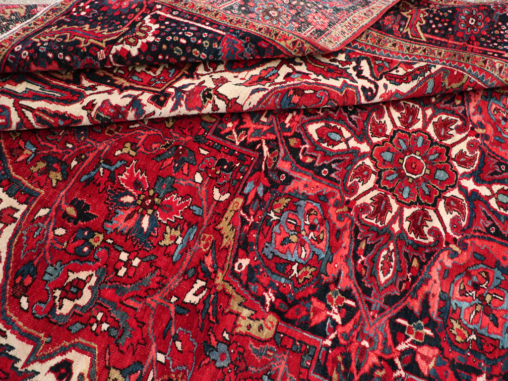Vintage Persian Heriz Room Size Carpet, No.13870 - Galerie Shabab