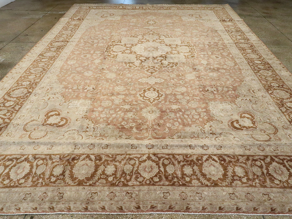 Vintage Persian Tabirz Carpet, No.13901 - Galerie Shabab
