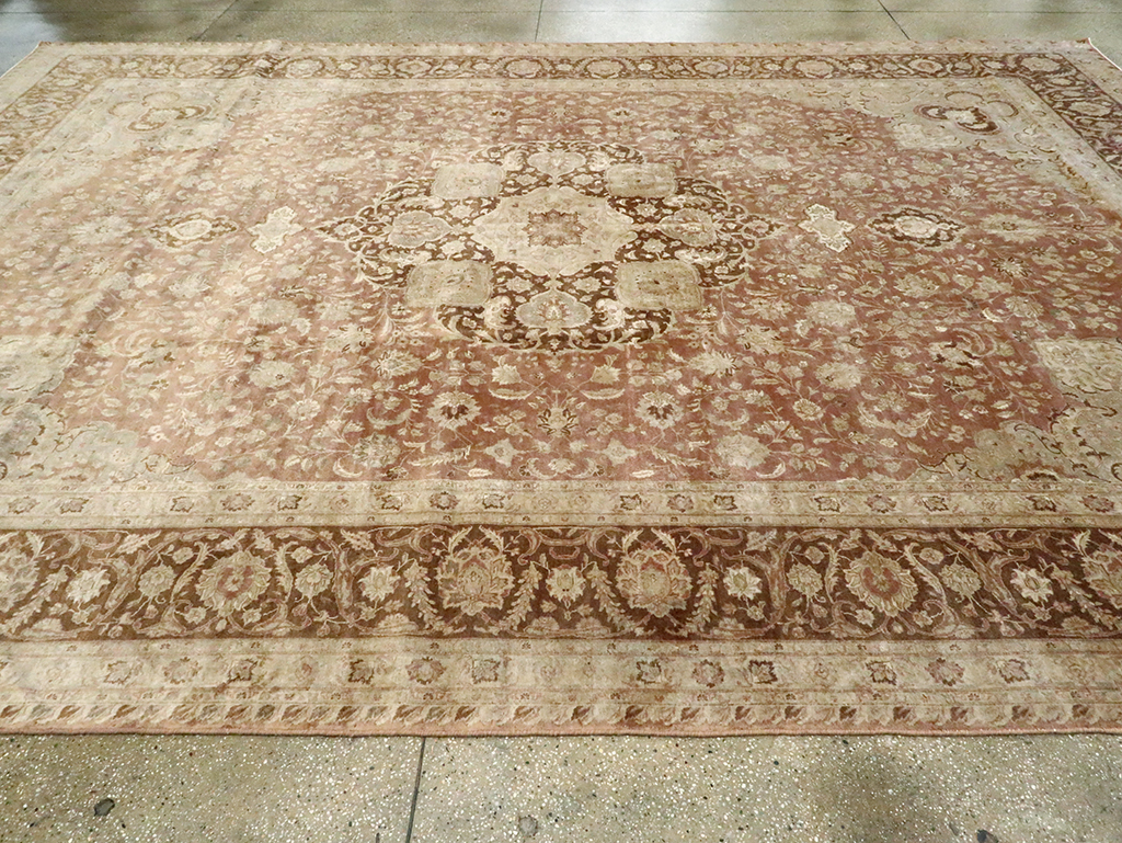 Vintage Persian Tabirz Carpet, No.13901 - Galerie Shabab