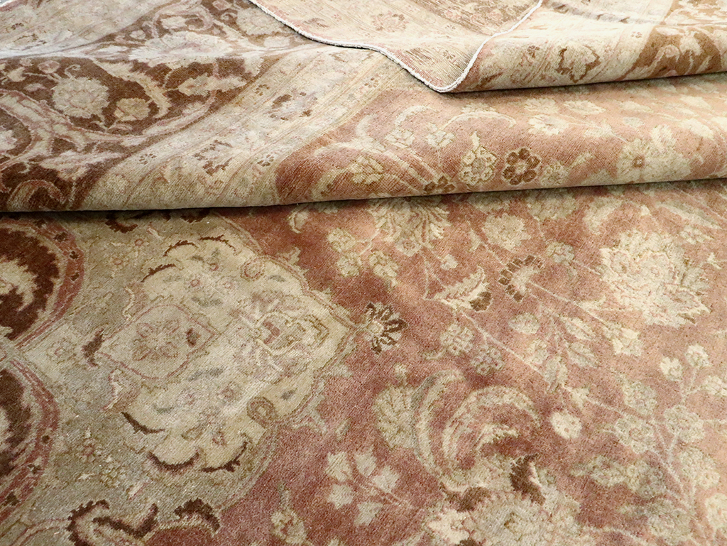 Vintage Persian Tabirz Carpet, No.13901 - Galerie Shabab