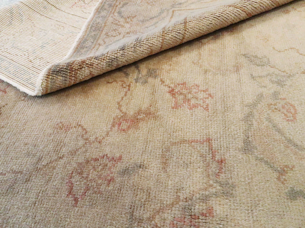 Antique Turkish Oushak Carpet, No.13910 - Galerie Shabab