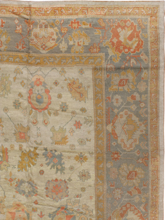 An Oushak Square Carpet, No.13912 - Galerie Shabab