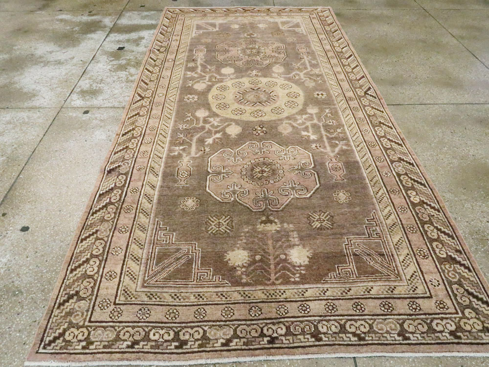 Antique East Turkestan Khotan Carpet, No.13961 - Galerie Shabab