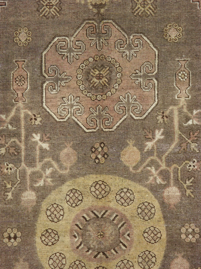 Antique East Turkestan Khotan Carpet, No.13961 - Galerie Shabab