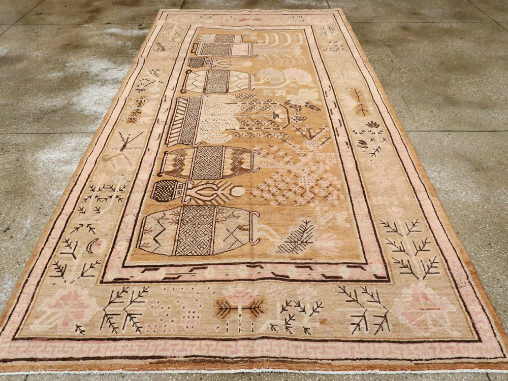 Vintage East Turkestan Khotan Pictorial Carpet, No.13962 - Galerie Shabab
