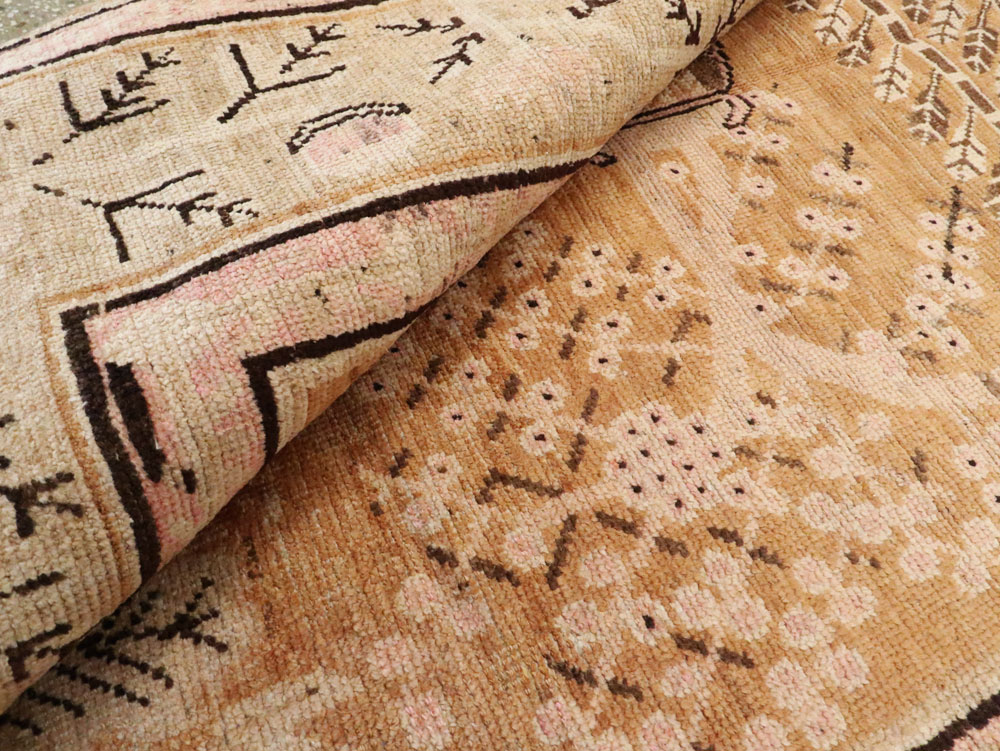 Vintage East Turkestan Khotan Pictorial Carpet, No.13962 - Galerie Shabab