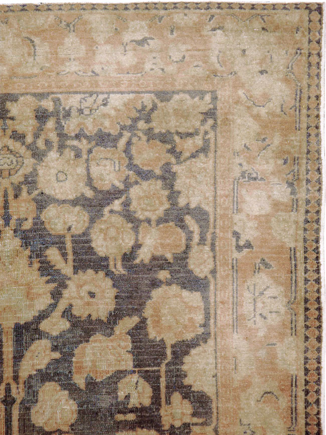 Antique Indian Agra Carpet, No.13970 - Galerie Shabab