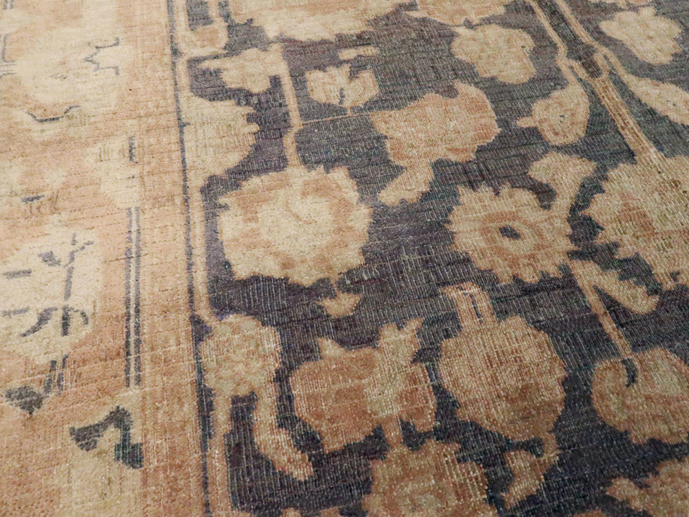 Antique Indian Agra Carpet, No.13970 - Galerie Shabab
