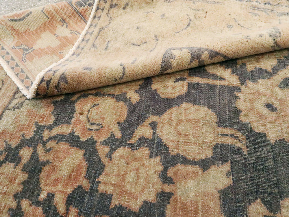 Antique Indian Agra Carpet, No.13970 - Galerie Shabab