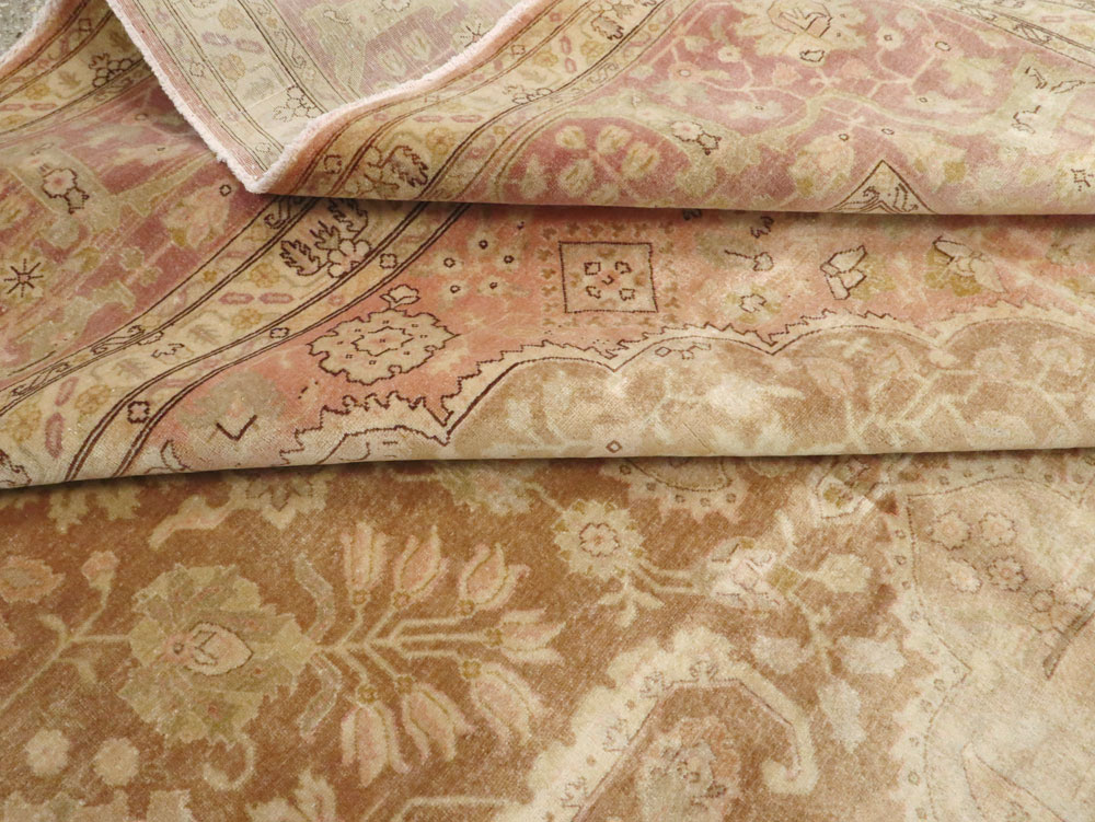 Antique Persian Tabriz Carpet, No.13990 - Galerie Shabab