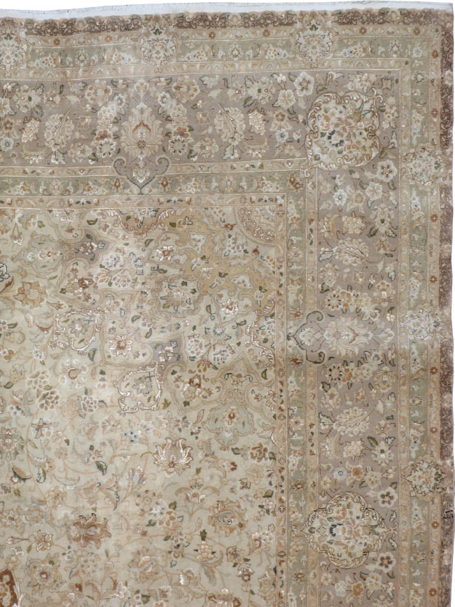 A Tabriz Carpet, No.14010 - Galerie Shabab