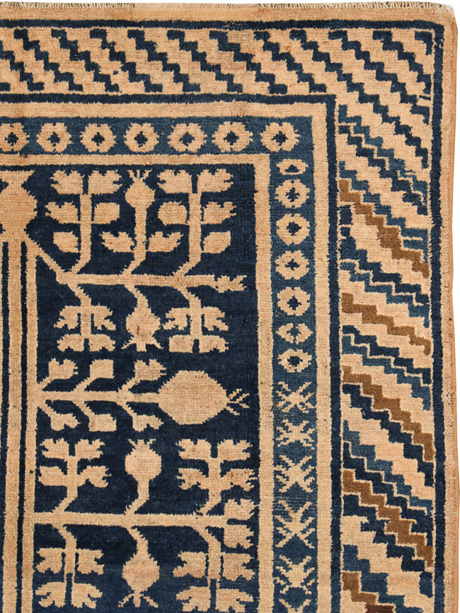 A Samarkand Rug, No.14052 - Galerie Shabab