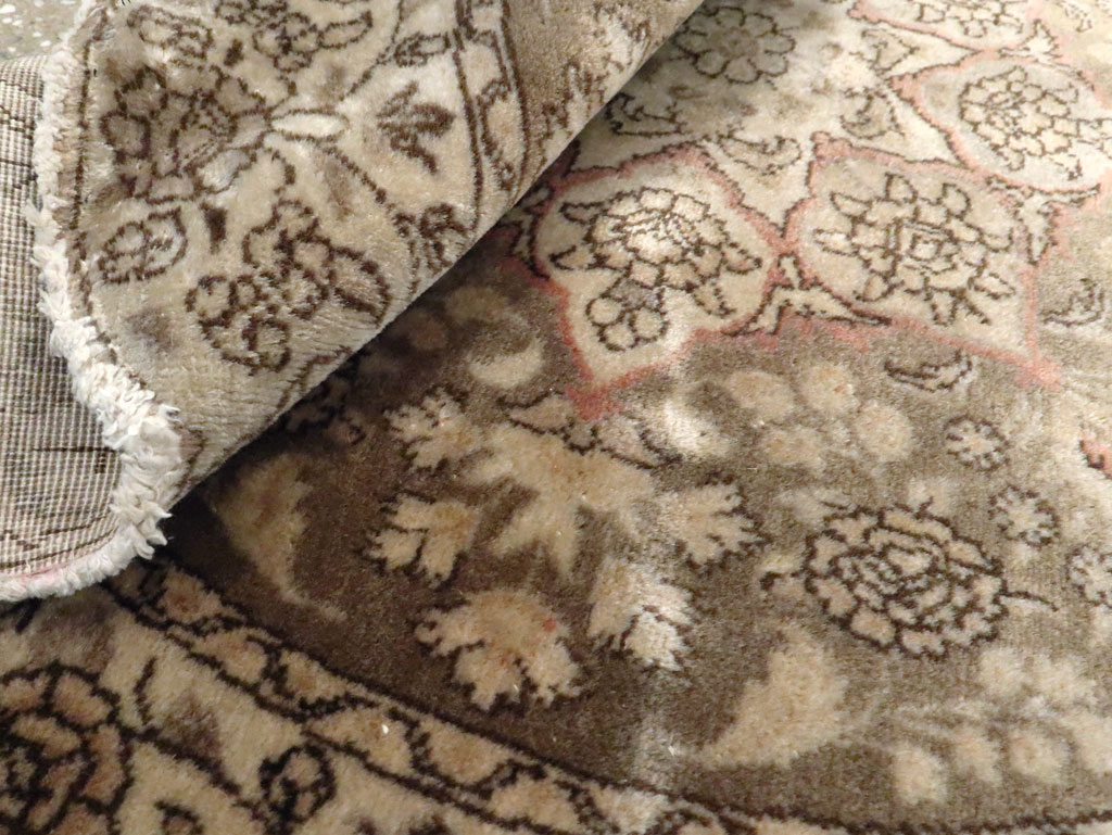 Vintage Persian Tabriz Round Carpet, No.14057 - Galerie Shabab