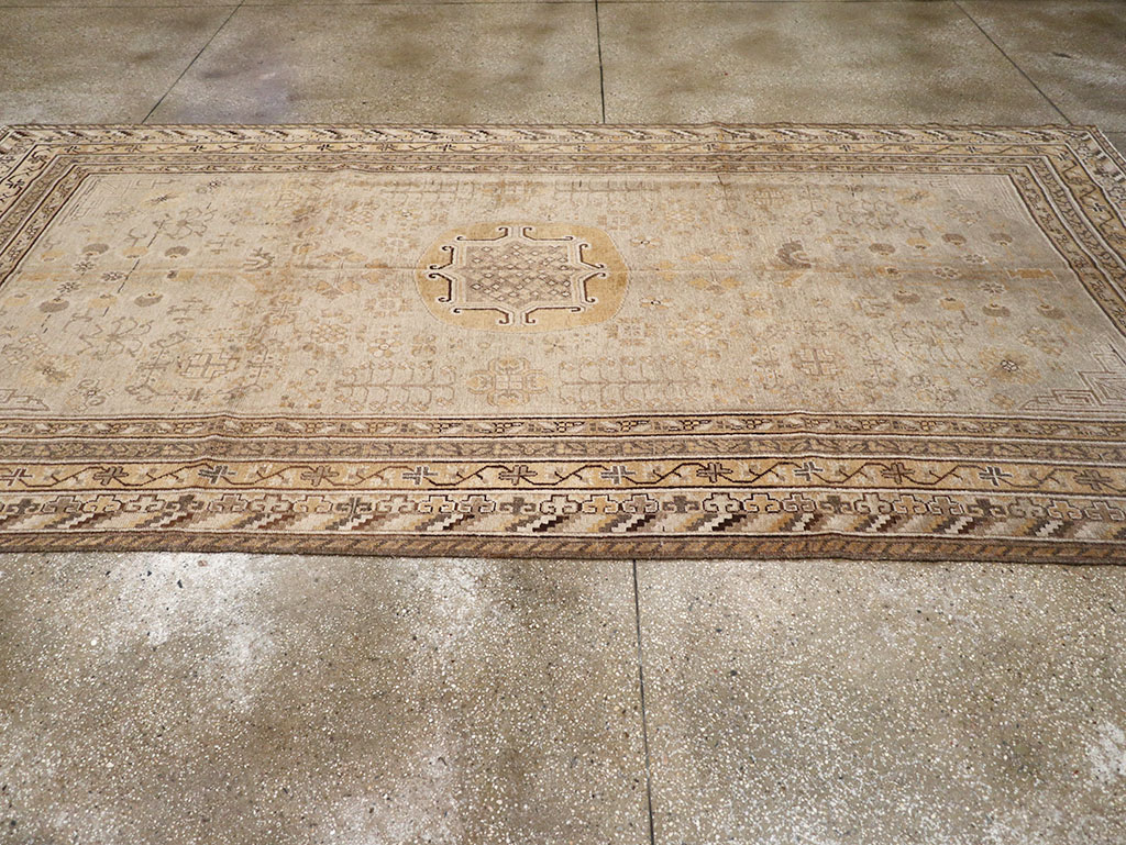 Antique East Turkestan Khotan Carpet, No.14075 - Galerie Shabab